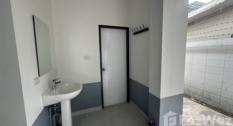 Casa en alquiler de 3 habitaciones en Watthana, Bangkok