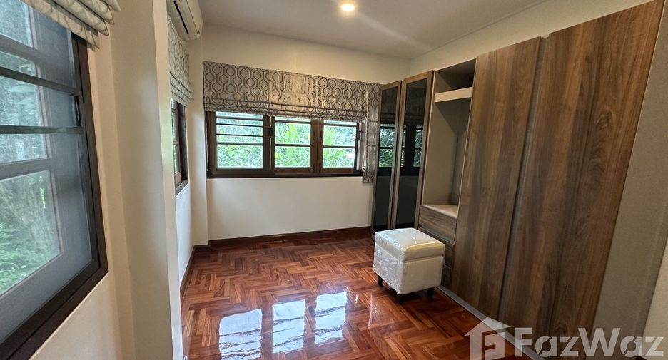 Casa en alquiler de 3 habitaciones en Watthana, Bangkok