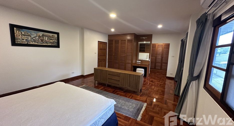 Casa en alquiler de 3 habitaciones en Watthana, Bangkok