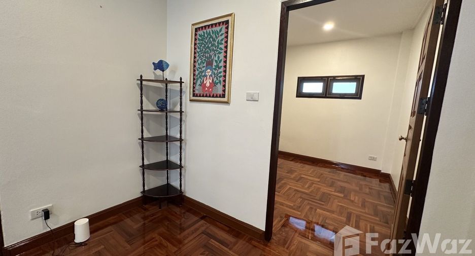 Casa en alquiler de 3 habitaciones en Watthana, Bangkok