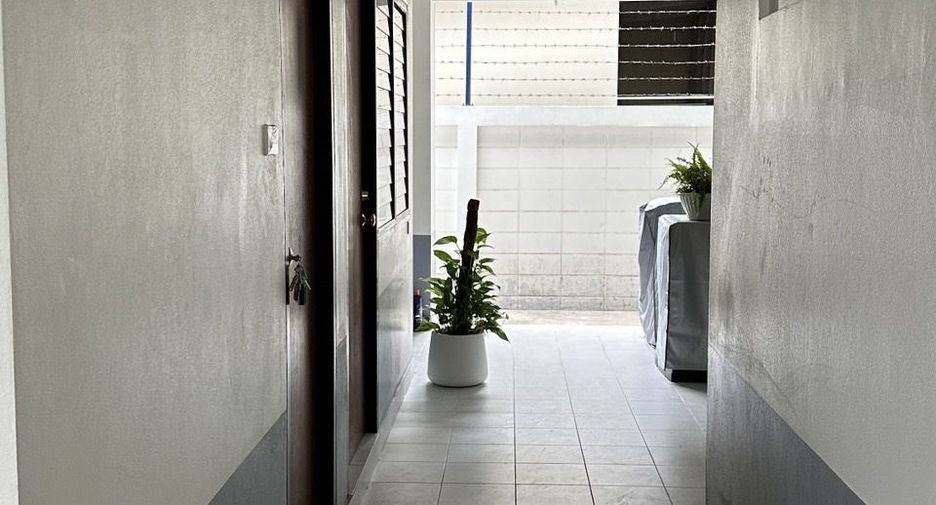 Casa en alquiler de 3 habitaciones en Watthana, Bangkok