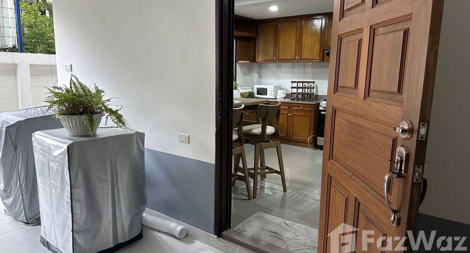Casa en alquiler de 3 habitaciones en Watthana, Bangkok