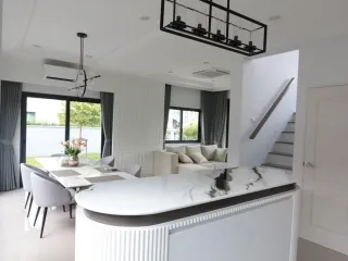 Haus zur Miete mit 3 Zimmer in Bang Phli, Samut Prakan