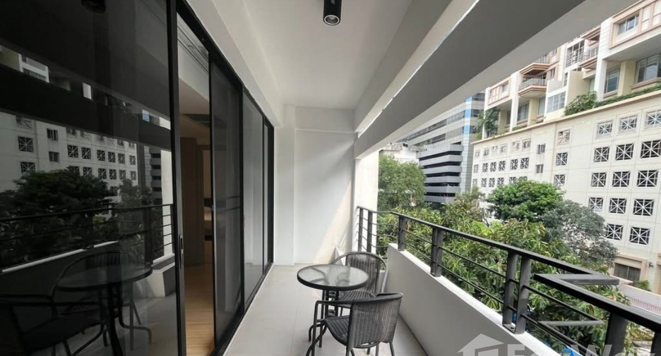 For rent 2 bedrooms condo in Watthana, Bangkok