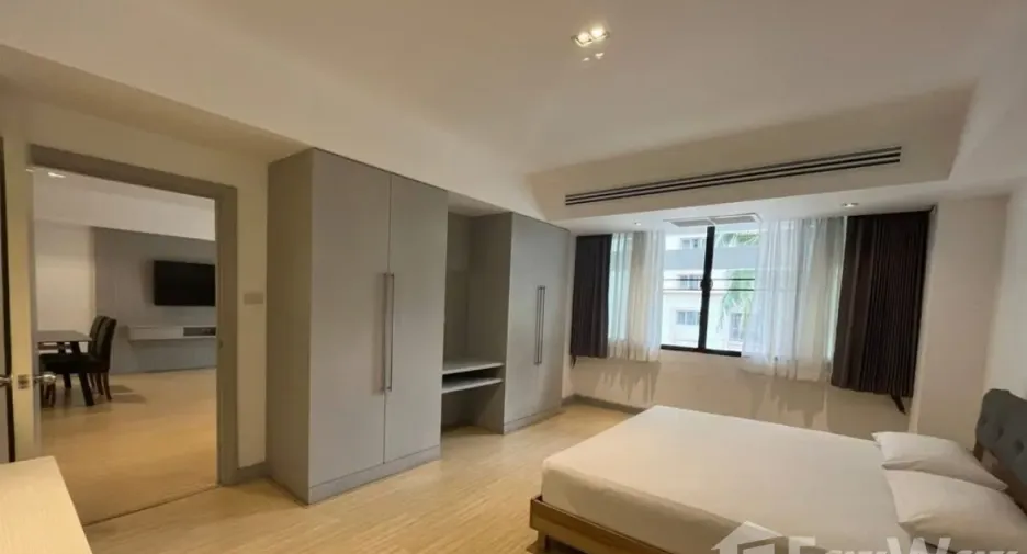 For rent 2 bedrooms condo in Watthana, Bangkok