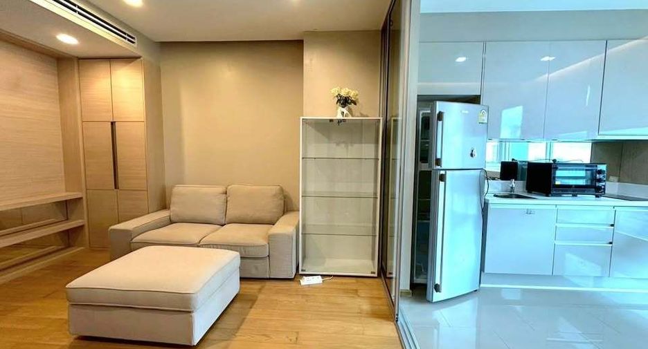 For rent 1 bed condo in Watthana, Bangkok
