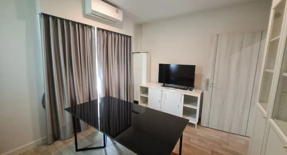 Casa en alquiler de 3 habitaciones en Prawet, Bangkok