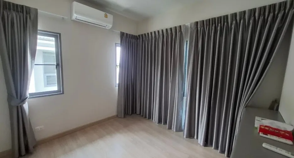 Casa en alquiler de 3 habitaciones en Prawet, Bangkok