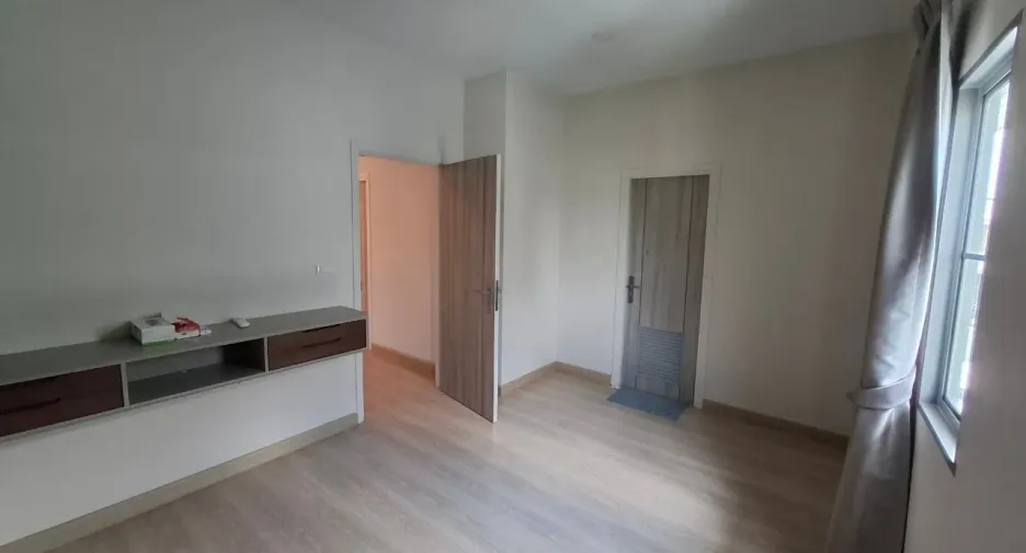 Casa en alquiler de 3 habitaciones en Prawet, Bangkok