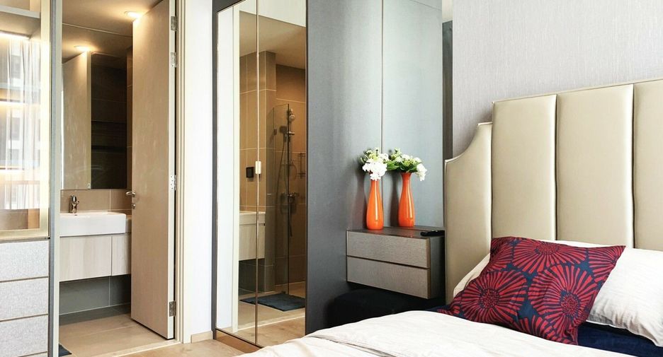 For rent 2 bedrooms condo in Watthana, Bangkok