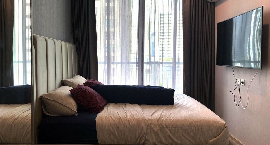 For rent 2 bedrooms condo in Watthana, Bangkok