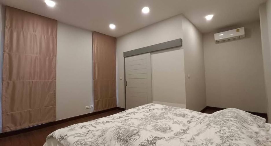 Casa en alquiler de 5 habitaciones en Bang Phli, Samut Prakan