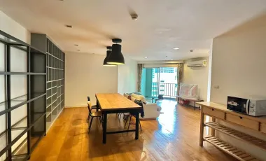 For rent 2 bedrooms condo in Huai Khwang, Bangkok
