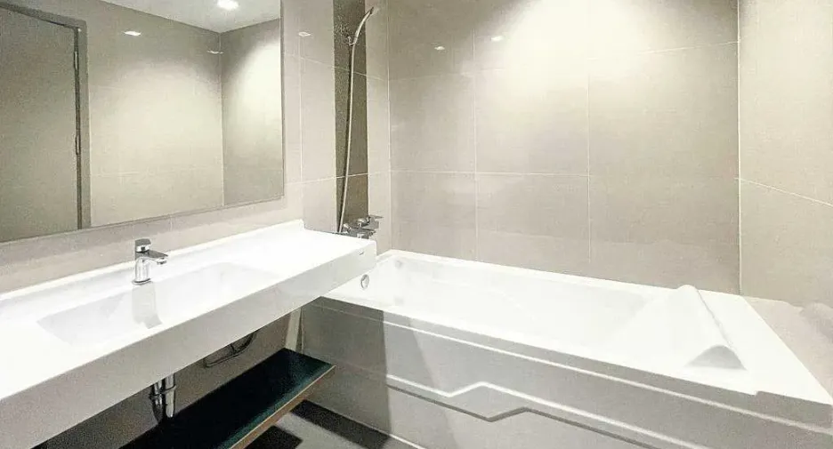 Wohnung zur Miete mit 2 Zimmer in Phra Khanong, Bangkok