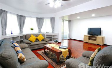 For rent 3 bedrooms condo in Khlong Toei, Bangkok