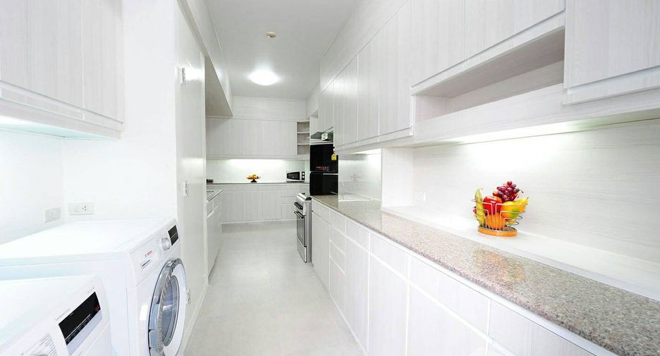 For rent 3 bedrooms condo in Khlong Toei, Bangkok