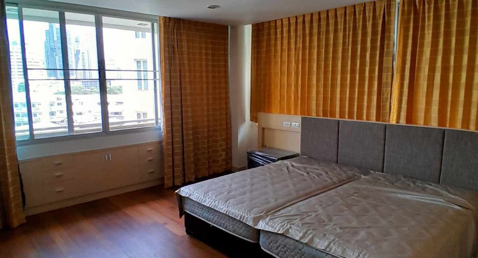For rent 3 ベッドルーム condo in Khlong Toei, Bangkok