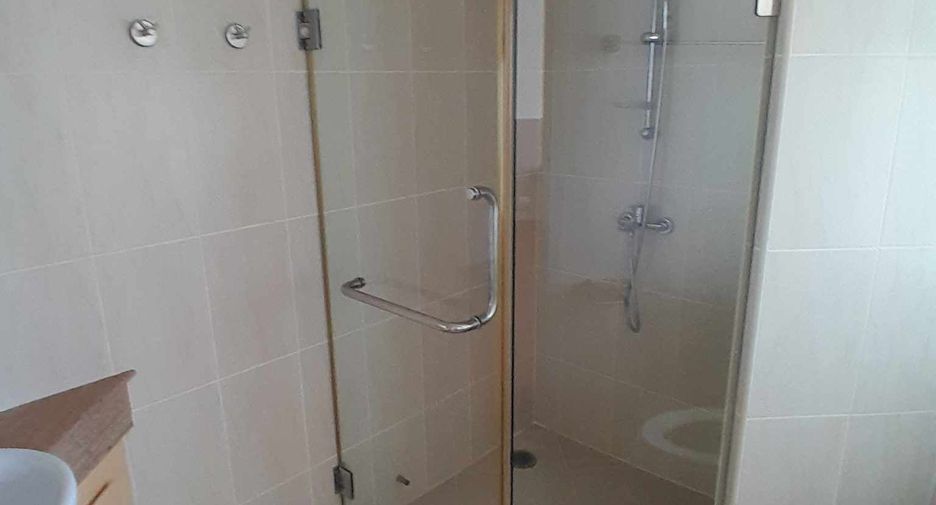 For rent 3 ベッドルーム condo in Khlong Toei, Bangkok