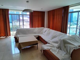 For rent 3 bedrooms condo in Khlong Toei, Bangkok