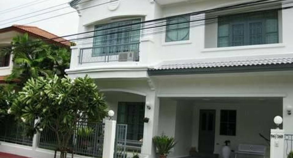 Casa en alquiler de 3 habitaciones en Bang Phli, Samut Prakan
