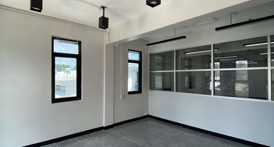 For rent office in Phra Khanong, Bangkok