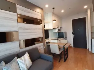 Condo en alquiler de 1 habitaciones en Phra Khanong, Bangkok