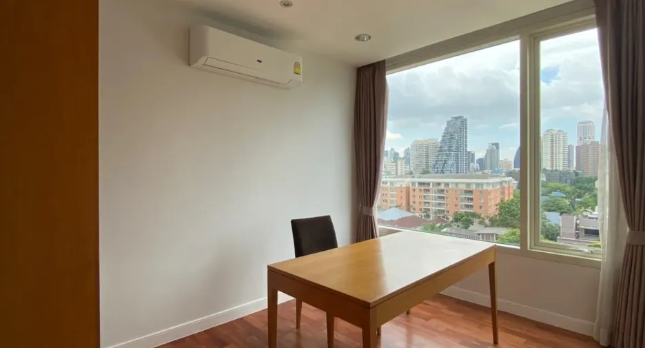 For rent 3 bedrooms apartment in Watthana, Bangkok