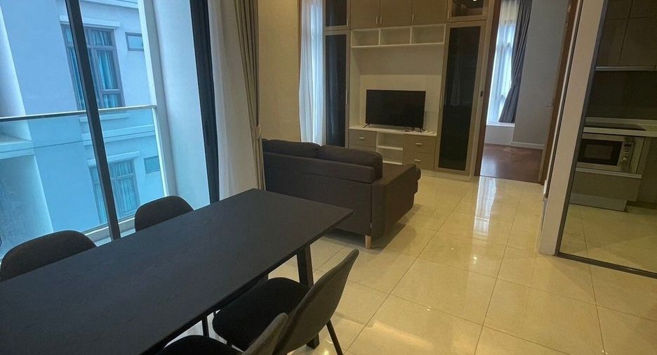 À louer 2 chambres condo à Phra Khanong, Bangkok