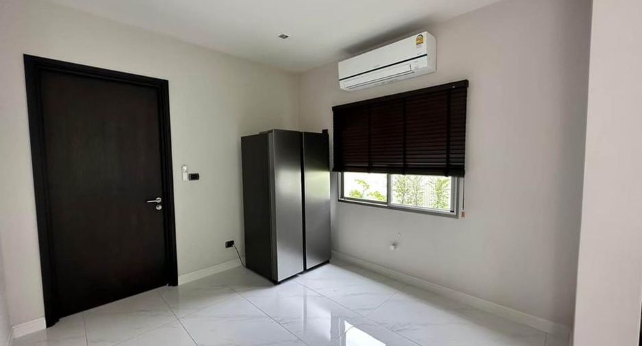 For rent 4 bedrooms house in Lat Krabang, Bangkok