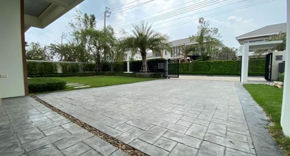 For rent 4 bedrooms house in Lat Krabang, Bangkok