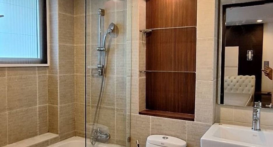 For rent 2 bedrooms condo in Watthana, Bangkok