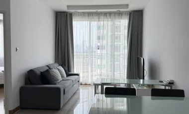 Condo en alquiler de 2 habitaciones en Huai Khwang, Bangkok