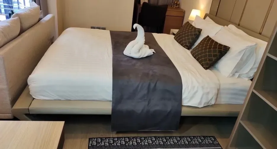 For rent 1 bed condo in Huai Khwang, Bangkok