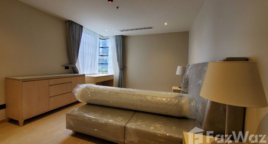 For rent 3 bedrooms apartment in Sathon, Bangkok