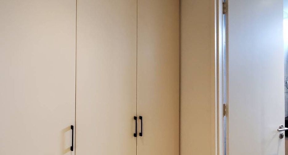 For rent 3 bedrooms apartment in Sathon, Bangkok
