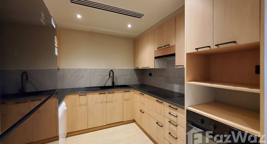 For rent 3 bedrooms apartment in Sathon, Bangkok