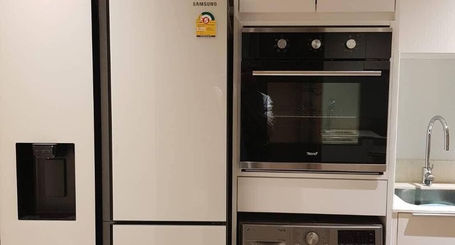 Wohnung zur Miete mit 1 Zimmer in Bang Rak, Bangkok