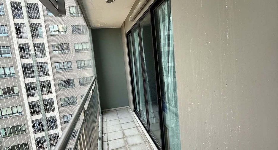 For rent 1 bed condo in Yan Nawa, Bangkok