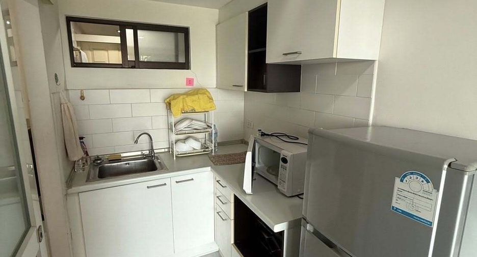 For rent 1 bed condo in Yan Nawa, Bangkok
