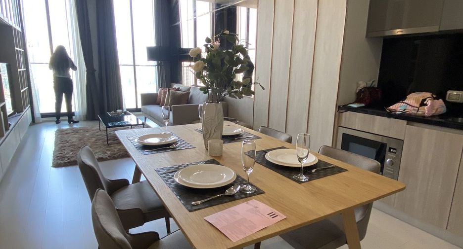 For rent 2 bedrooms condo in Pathum Wan, Bangkok