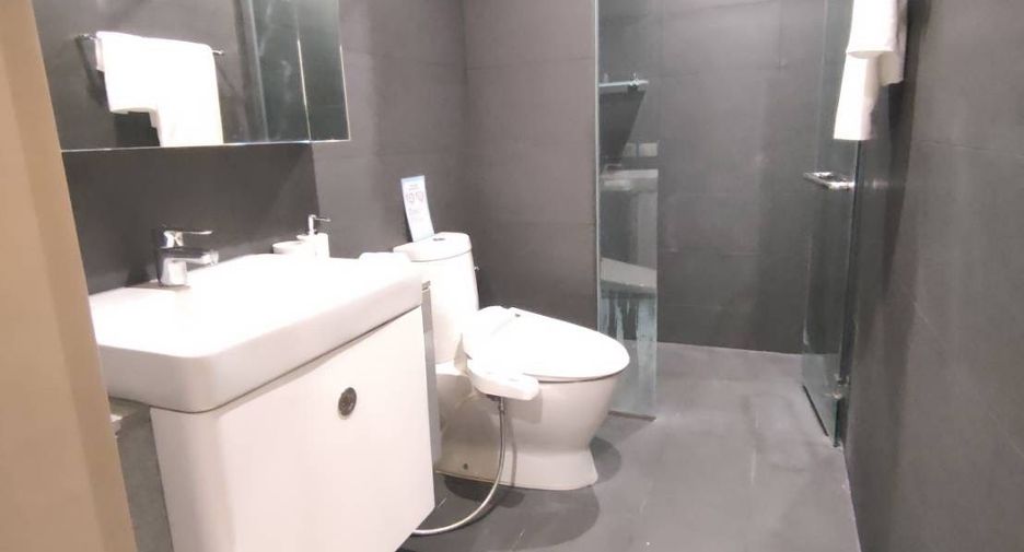 Wohnung zur Miete mit 2 Zimmer in Pathum Wan, Bangkok