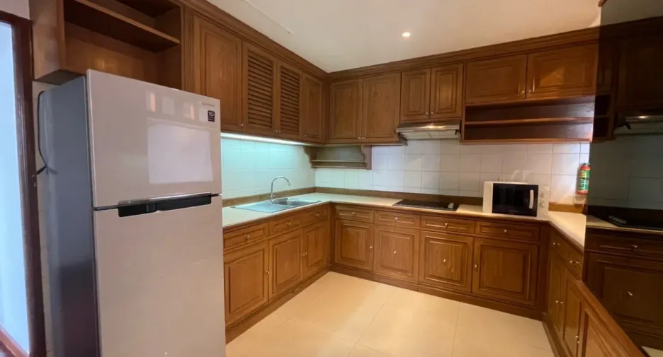For rent 2 bedrooms condo in Khlong Toei, Bangkok