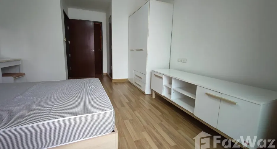 Condo en alquiler de 3 habitaciones en Khlong Toei, Bangkok