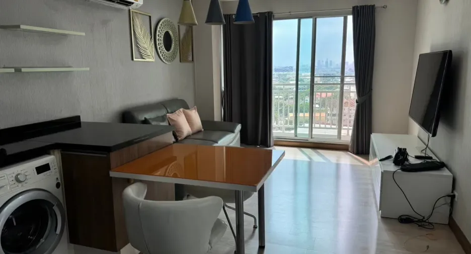 For rent 2 bedrooms condo in Khlong Toei, Bangkok