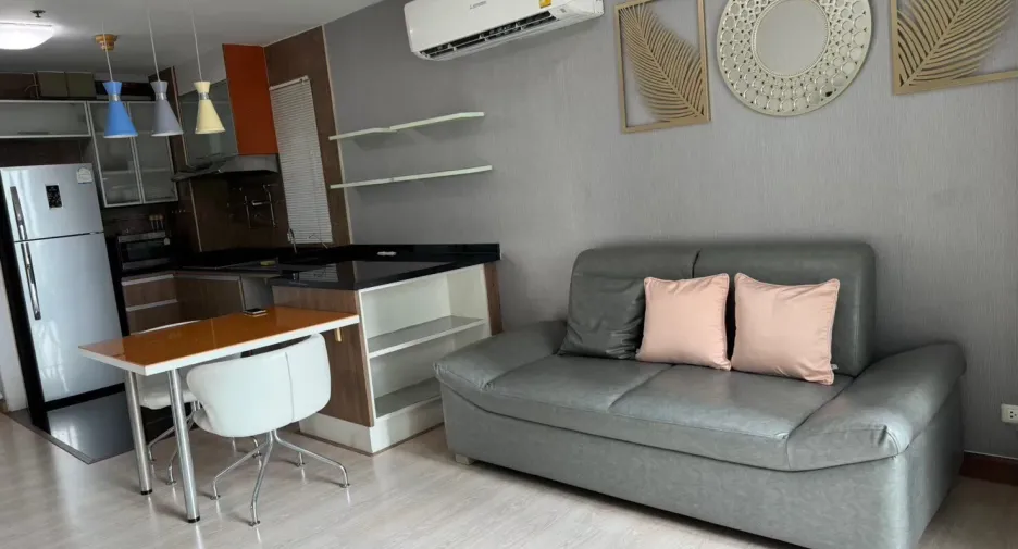 For rent 2 bedrooms condo in Khlong Toei, Bangkok