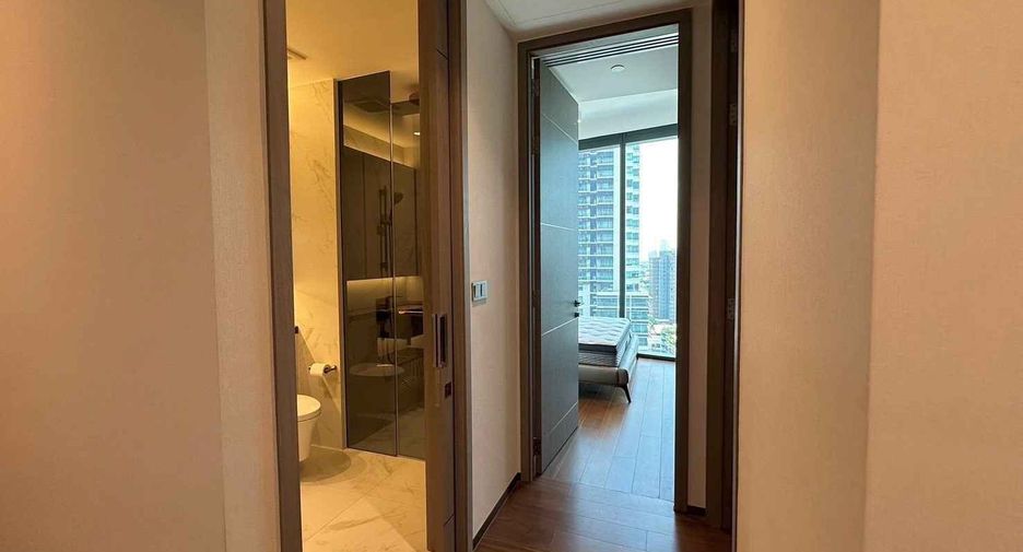 For rent 2 bedrooms condo in Khlong Toei, Bangkok