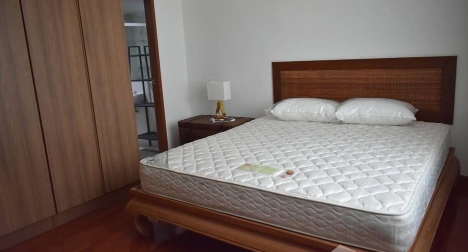 For rent 2 bedrooms condo in Pathum Wan, Bangkok