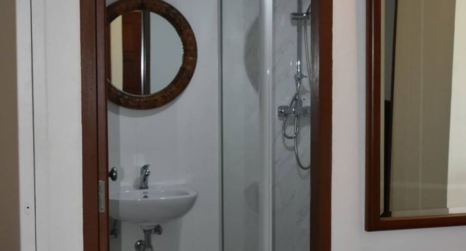 For rent 2 bedrooms condo in Pathum Wan, Bangkok