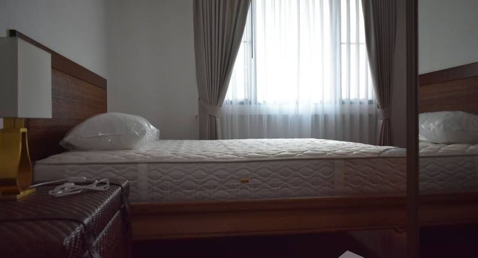 For rent 2 bedrooms condo in Pathum Wan, Bangkok