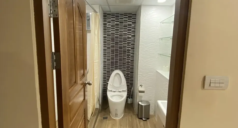 For rent 1 bed condo in Phra Khanong, Bangkok
